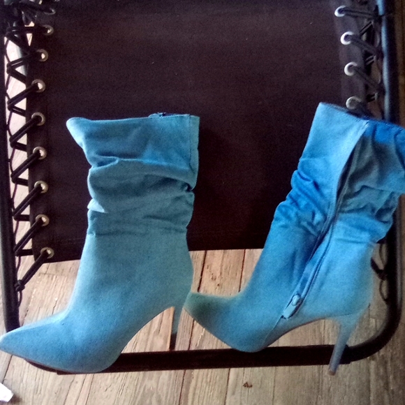 Women's boots - Picture 1 of 3